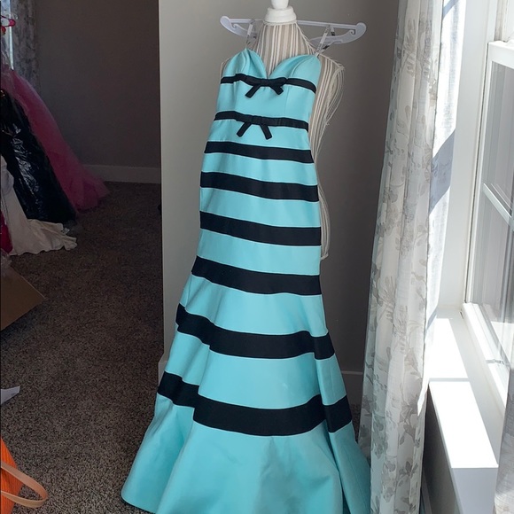 Prom Dress - Picture 1 of 3